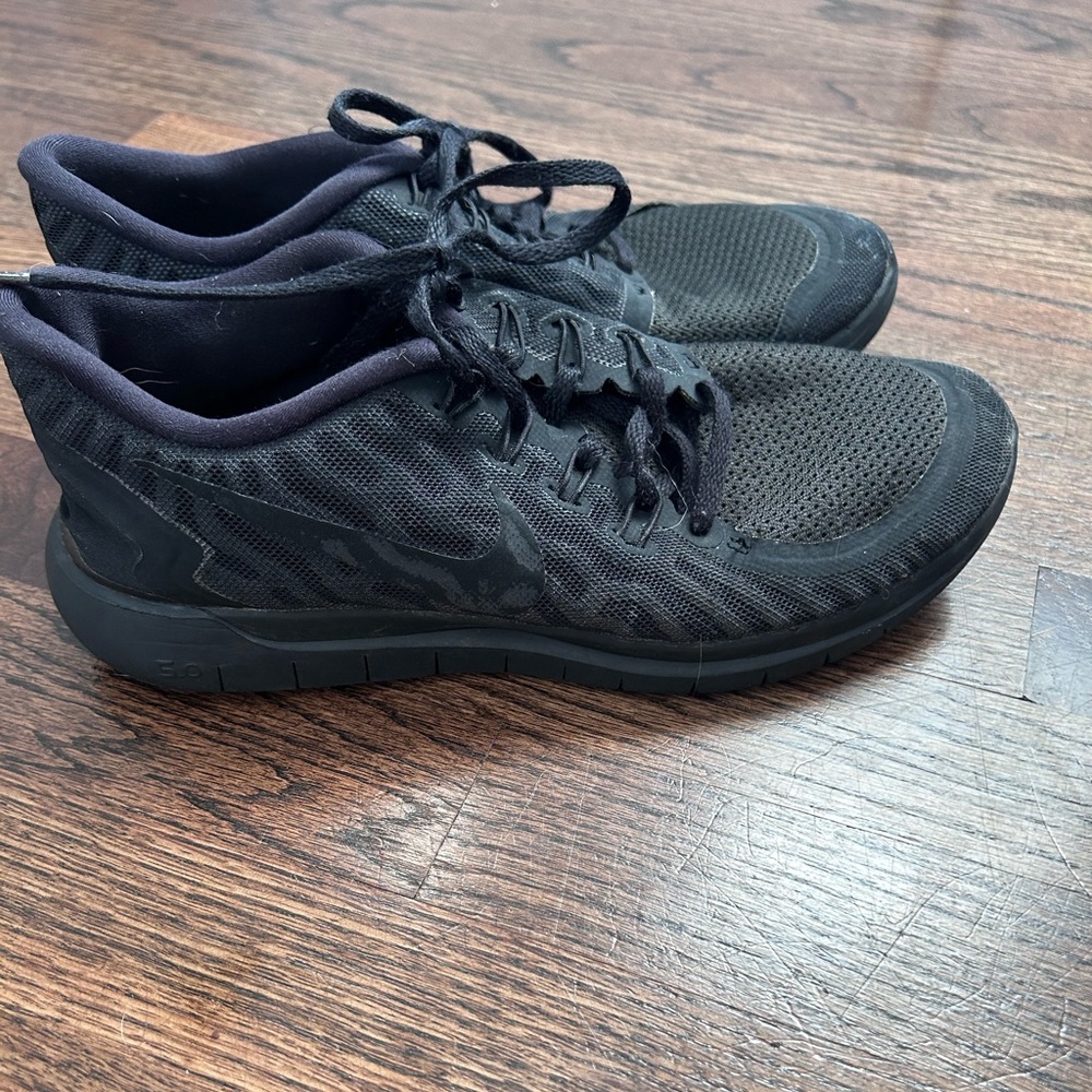 Nike Womens Black Sneakers